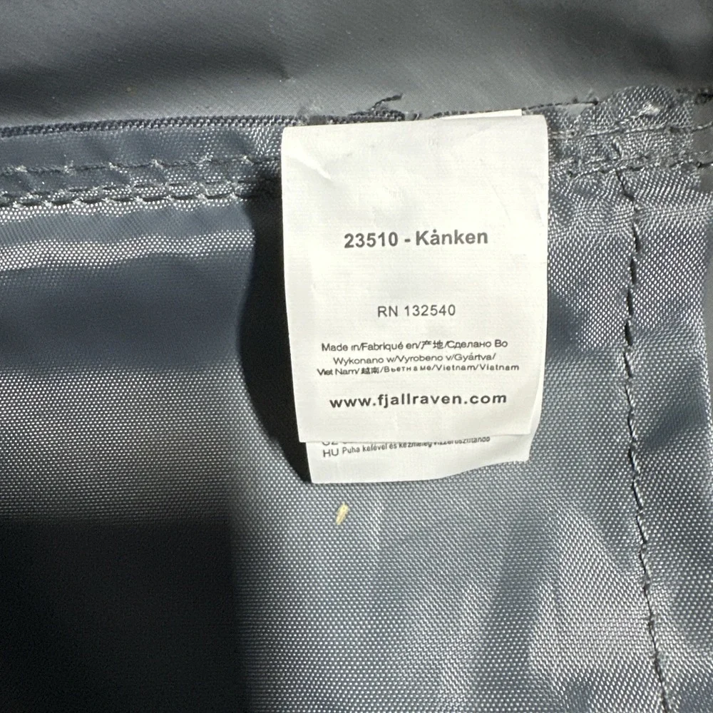 Fjallraven Kanken 23510 Classic Laptop Bag Adjustable Strap Fox Snap Grey